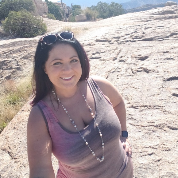 Meet your Posher, Nakita - Picture 2 of 4